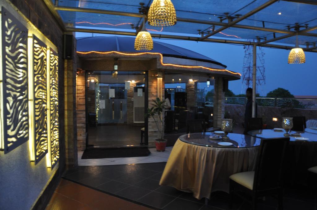 Crystal Inn Agra  Exterior photo